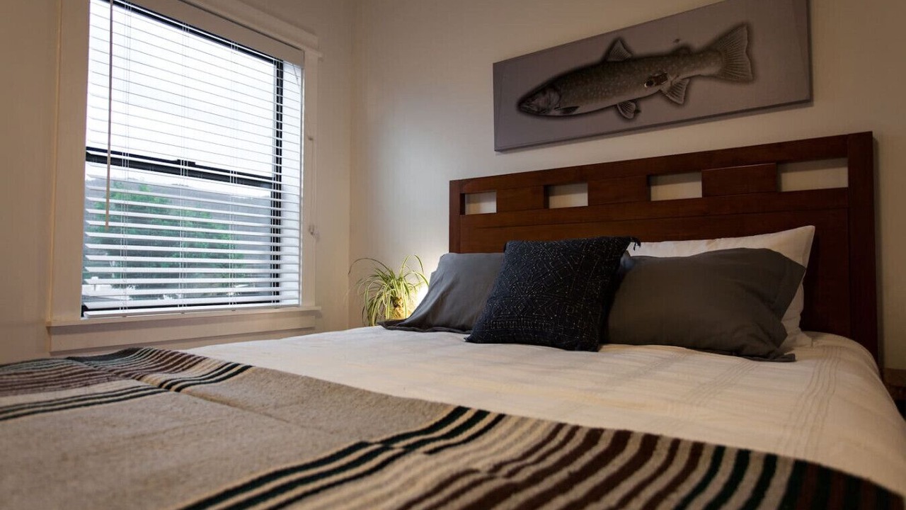 Photo of Bedroom in Oakridge