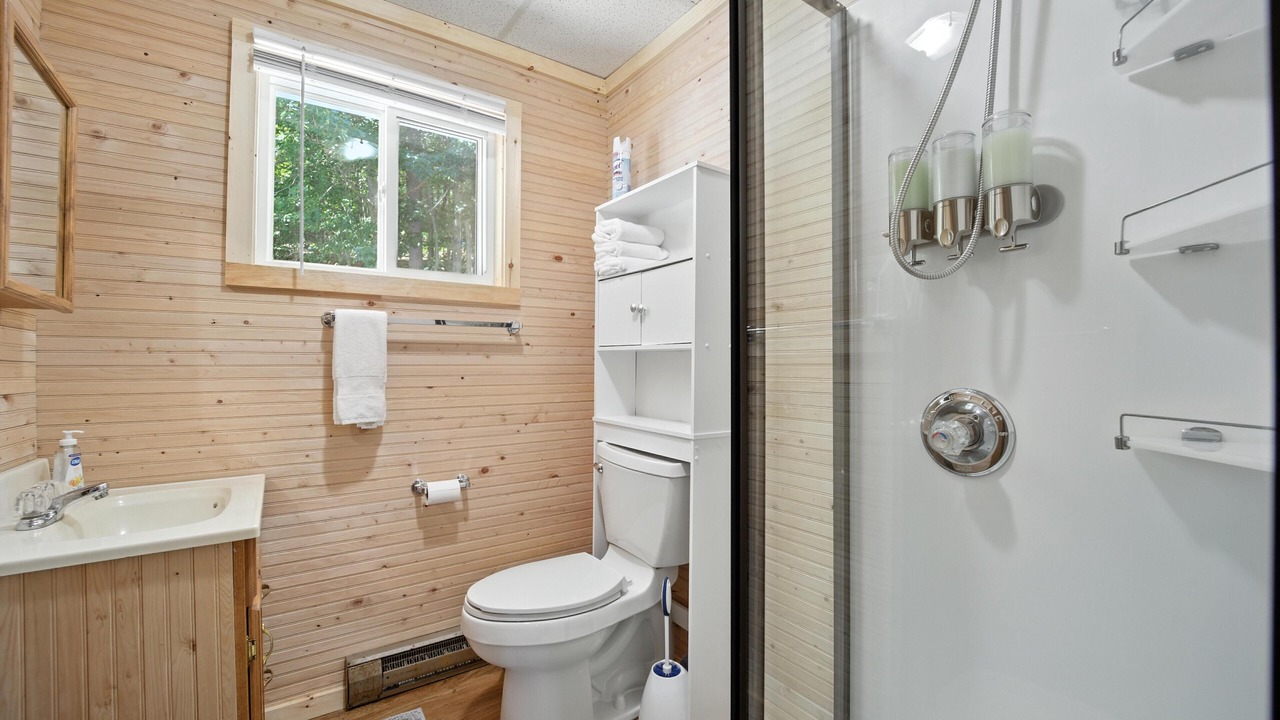 Photo of Bathroom in Wolverine