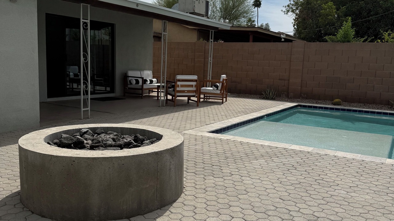 Photo of Outdoor in Papago Parkway