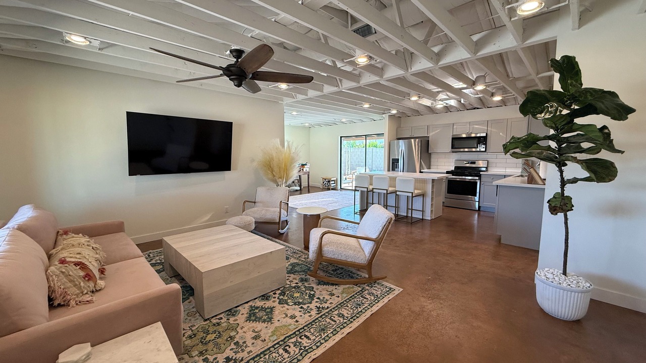 Photo of Livingroom in Papago Parkway