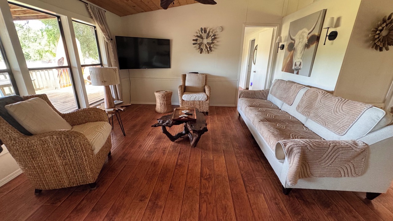 Photo of Livingroom in Knights Ferry