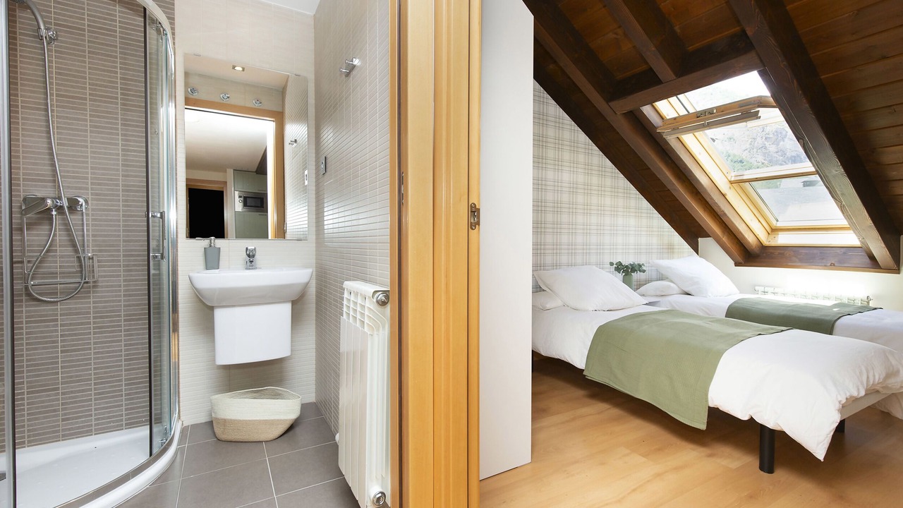 Photo of Bathroom in Escarrilla
