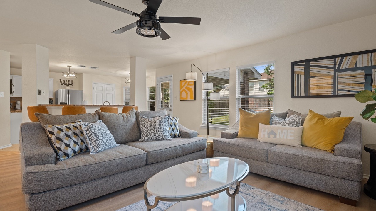 Photo of Livingroom in Leon Valley