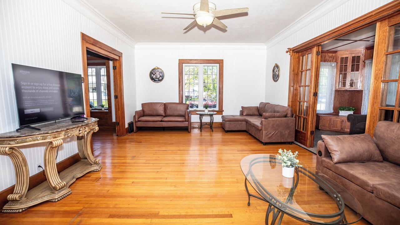 Photo of Livingroom in Cedar Rapids