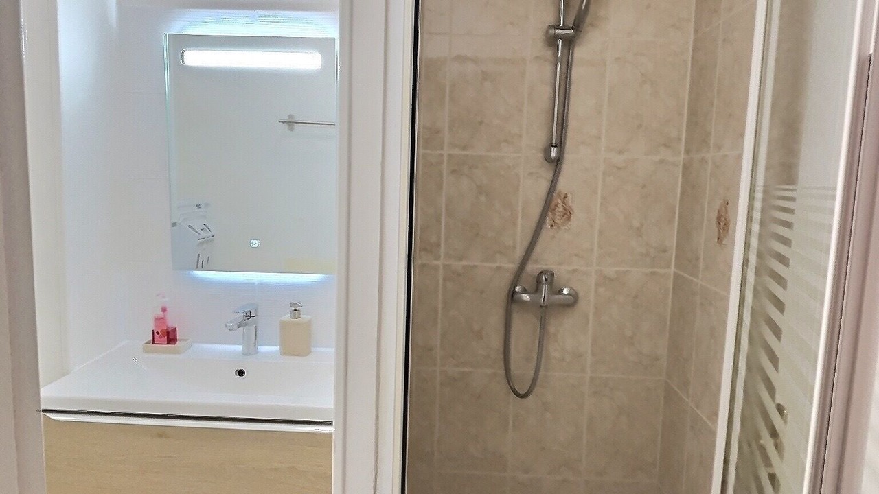 Photo of Bathroom in Dieppe