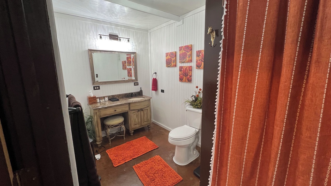 Photo of Bathroom in Denison