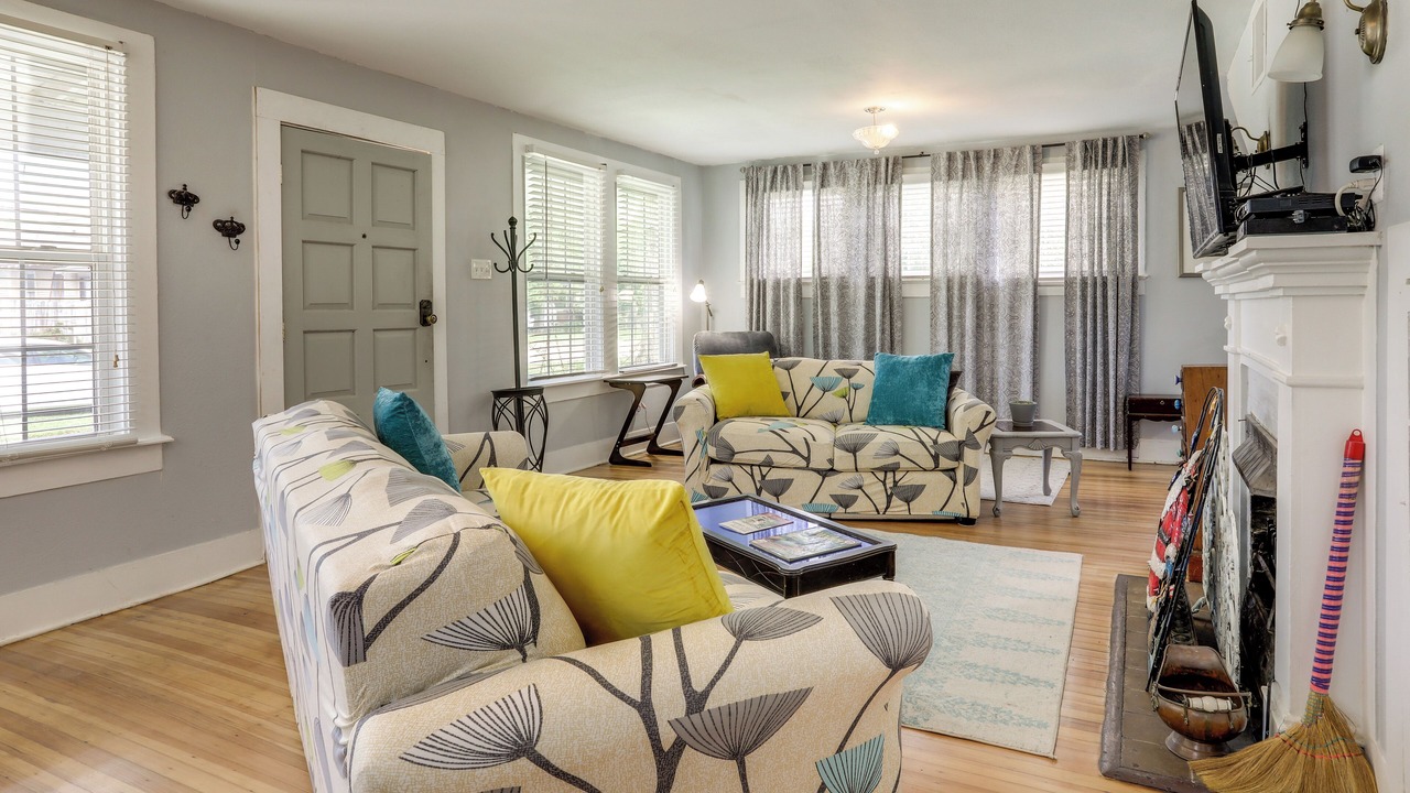 Photo of Bedroom in Mid City South
