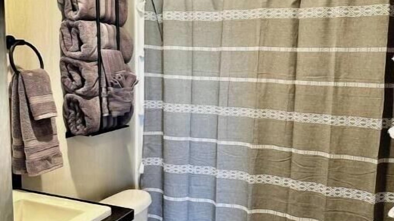 Photo of Bathroom in Dawn