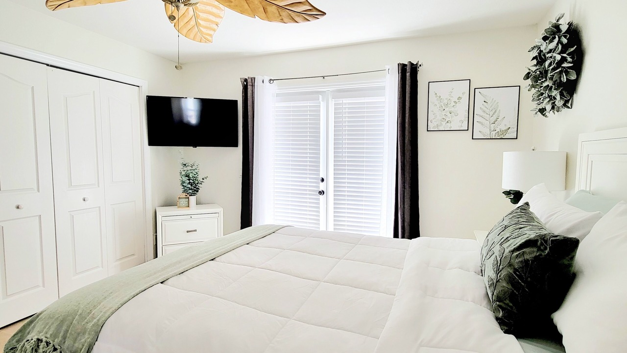 Photo of Bedroom in Englewood East
