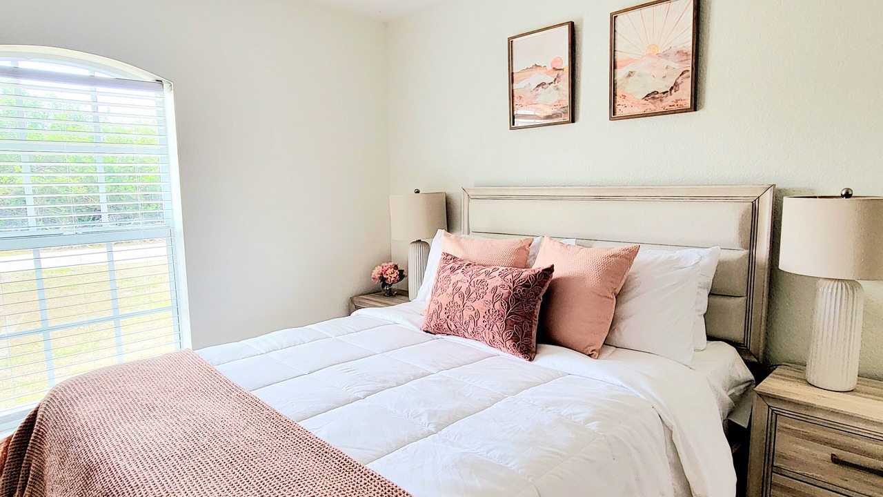 Photo of Bedroom in Englewood East