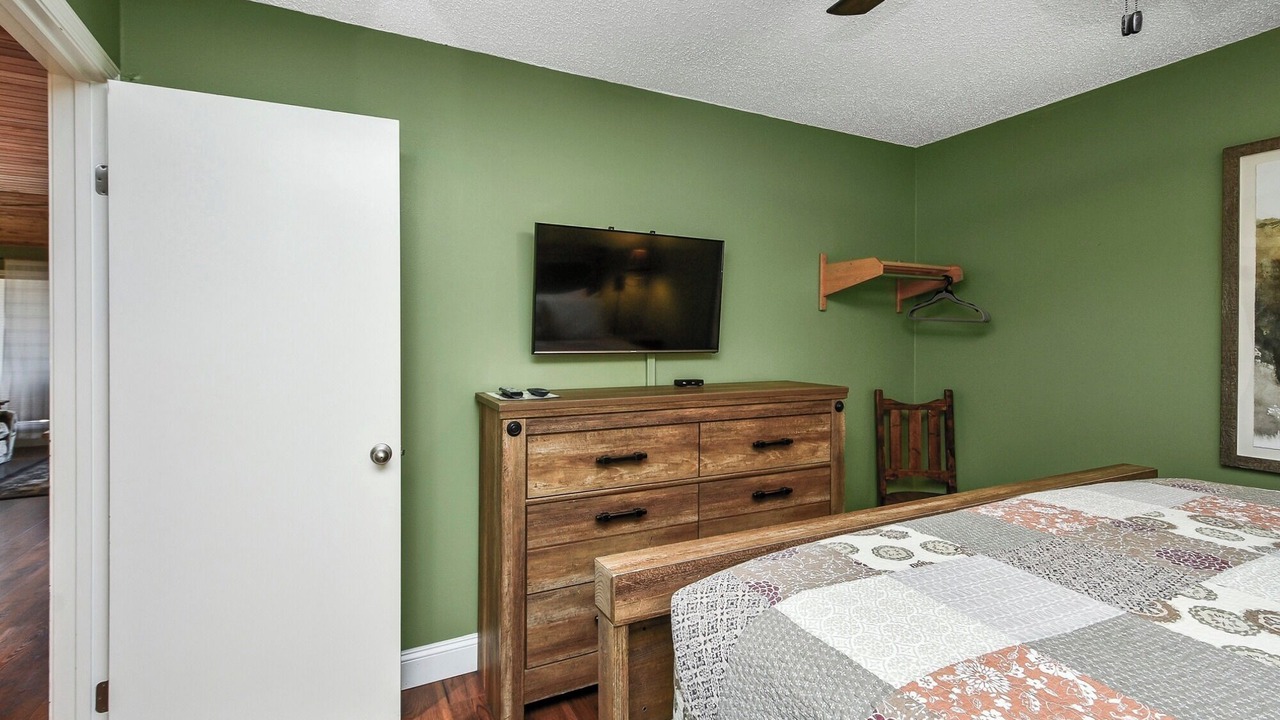 Photo of Bedroom in Notch Estates