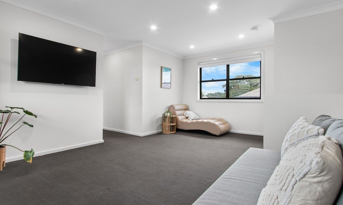 Photo of Livingroom in Mayfield