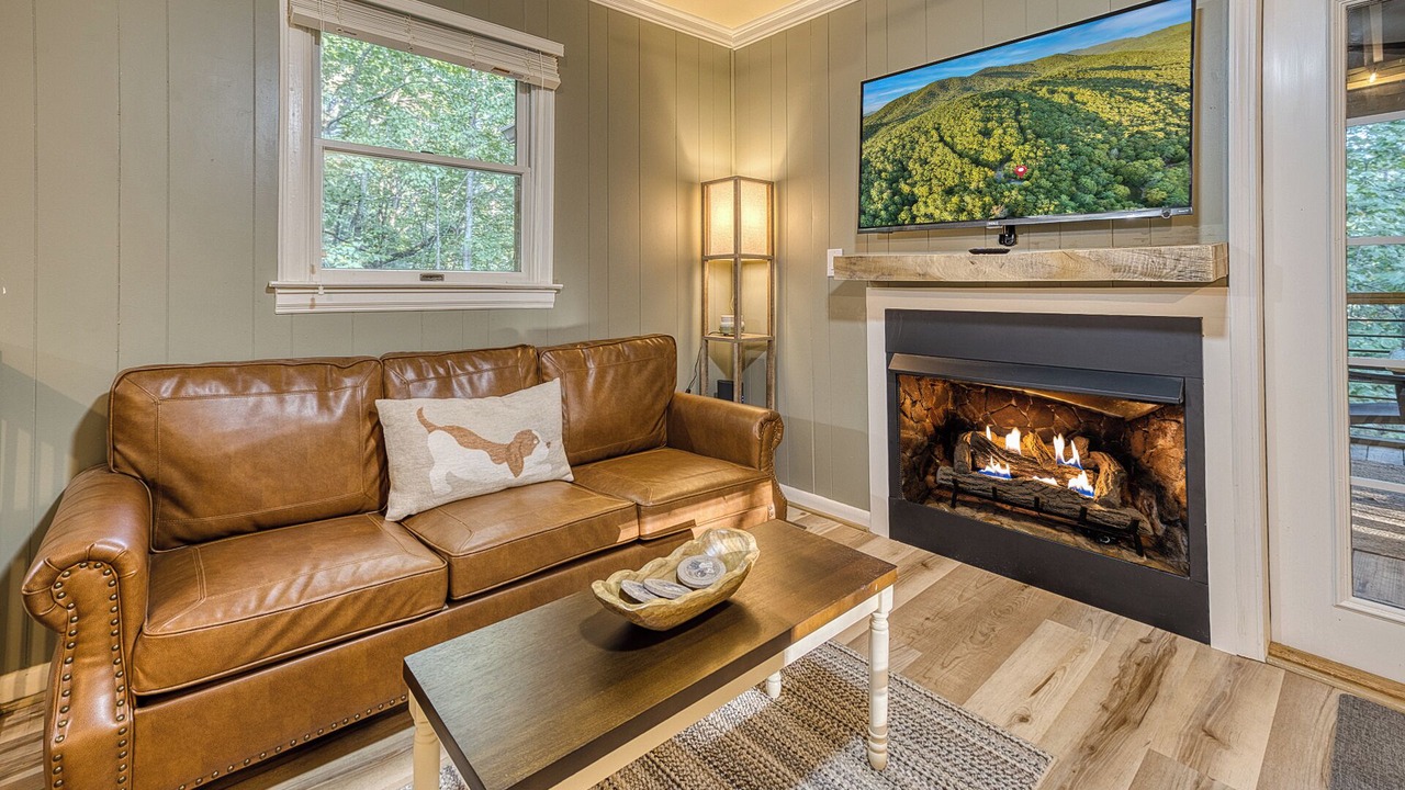 Photo of Bedroom in Walnut Mountain