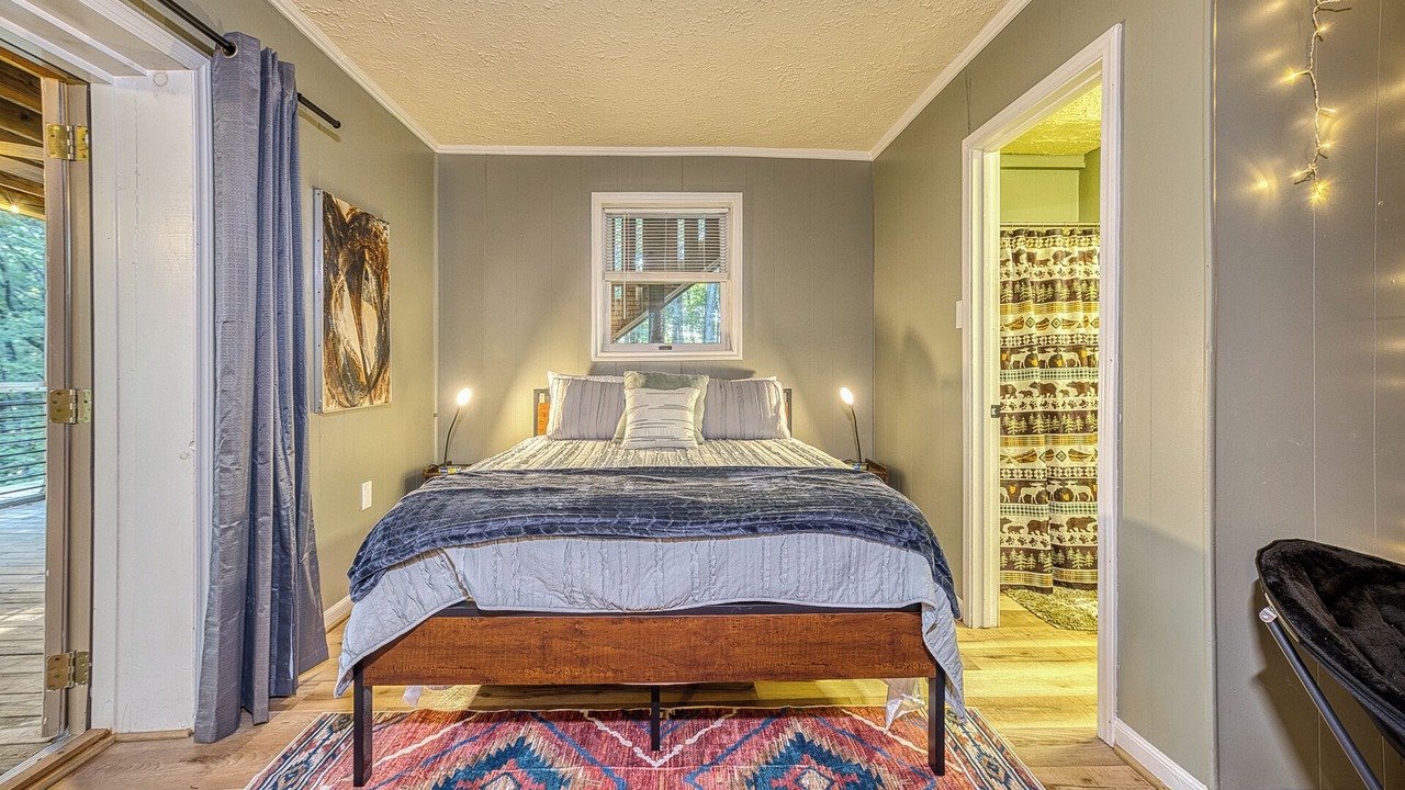 Photo of Bedroom in Walnut Mountain