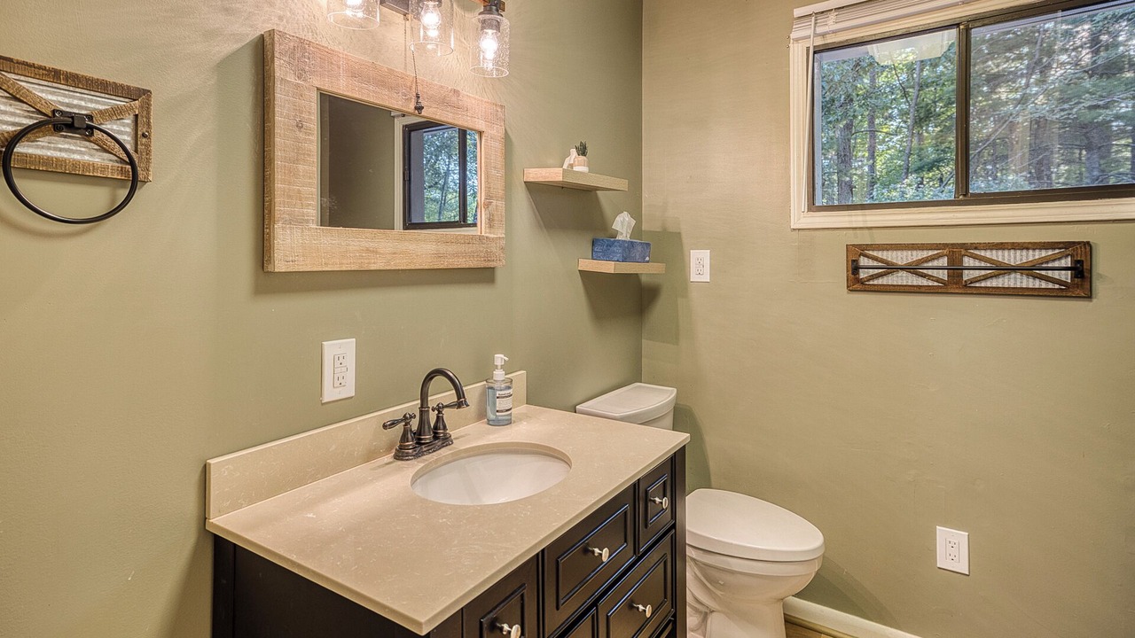 Photo of Bathroom in Walnut Mountain