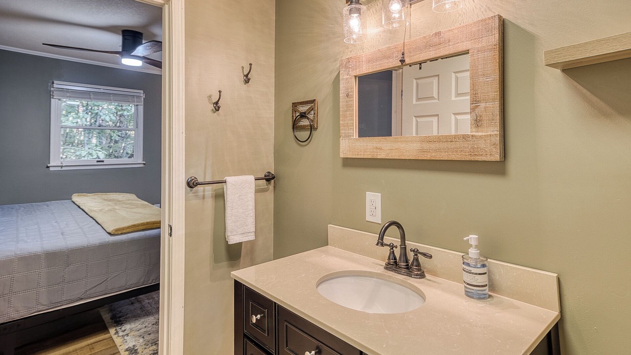 Photo of Bathroom in Walnut Mountain
