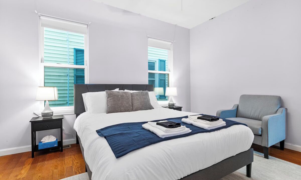 Photo of Bedroom in East Somerville