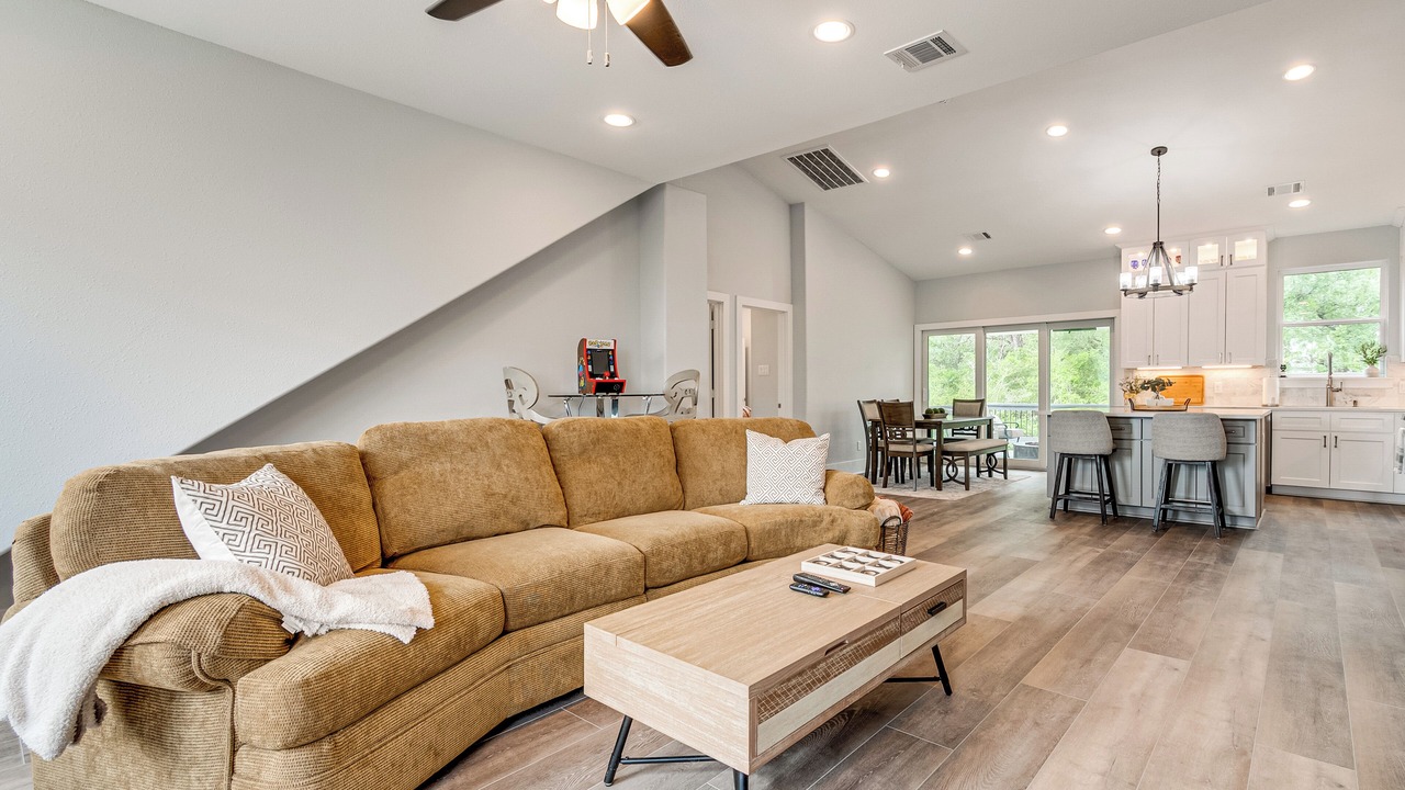 Photo of Livingroom in Somerville