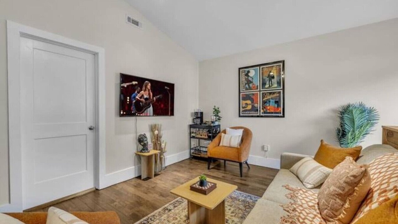 Photo of Livingroom in Cleveland Park