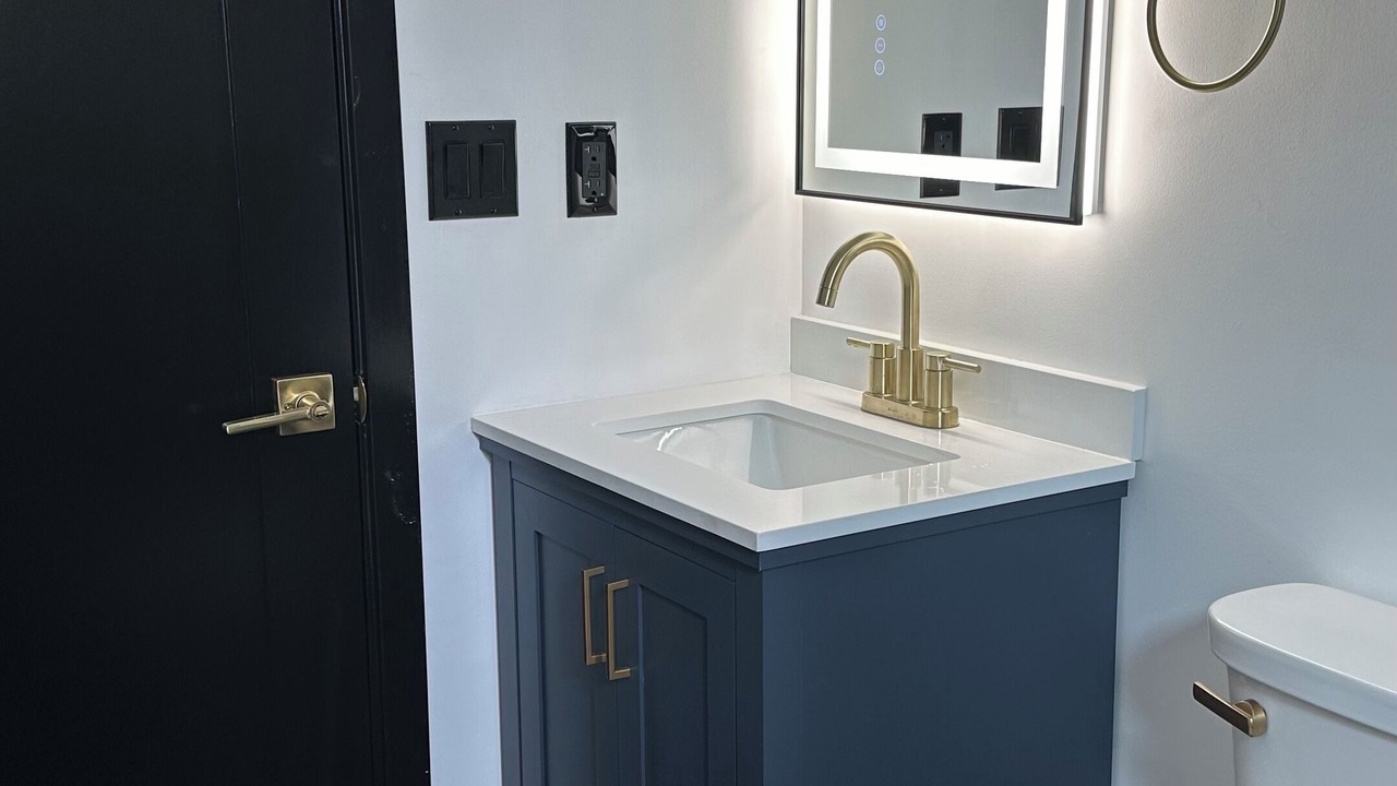 Photo of Bathroom in Del Aire