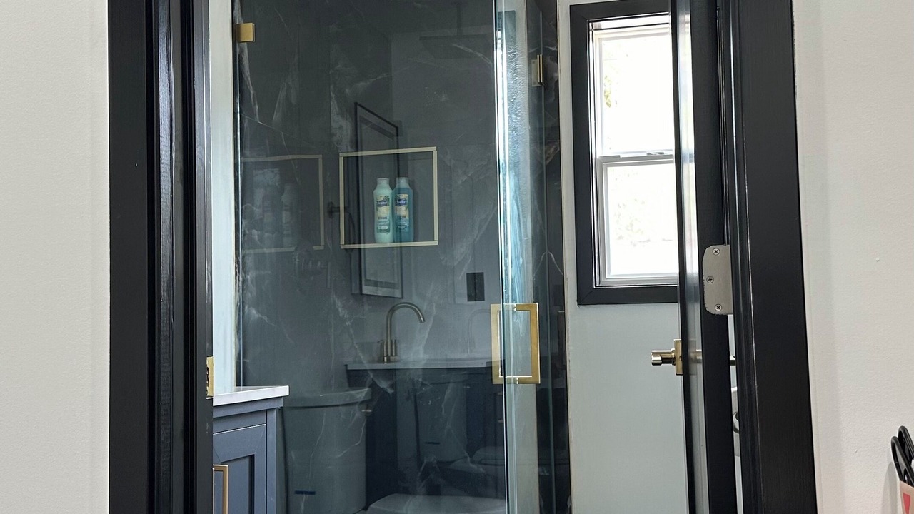 Photo of Bathroom in Del Aire