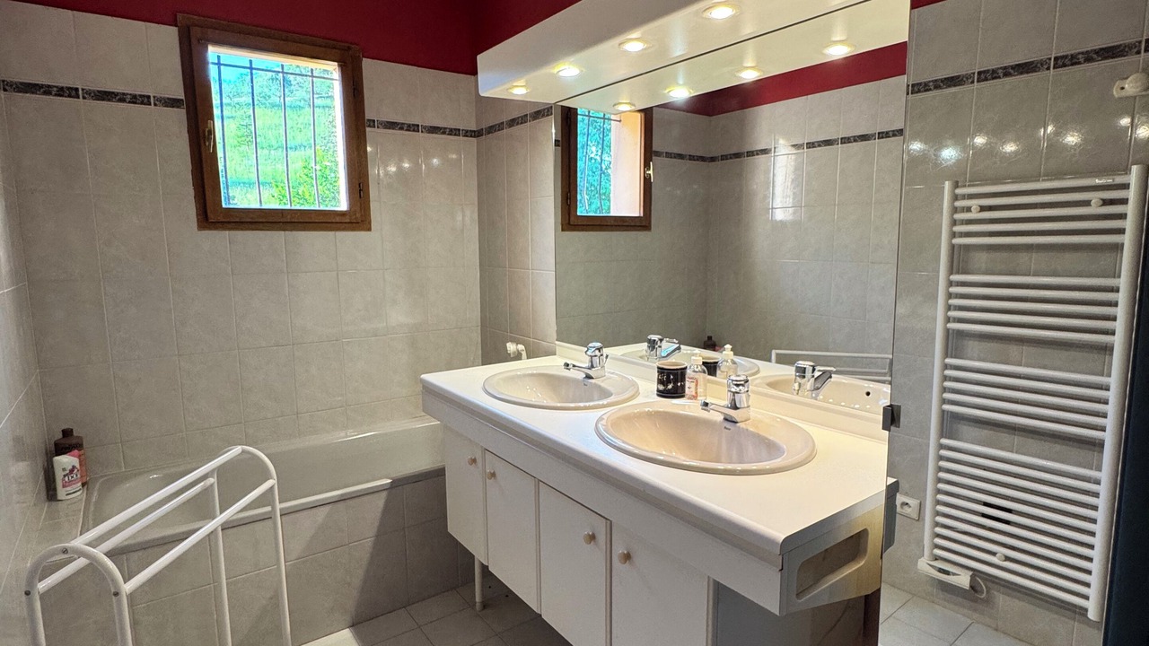 Photo of Bathroom in Saillans