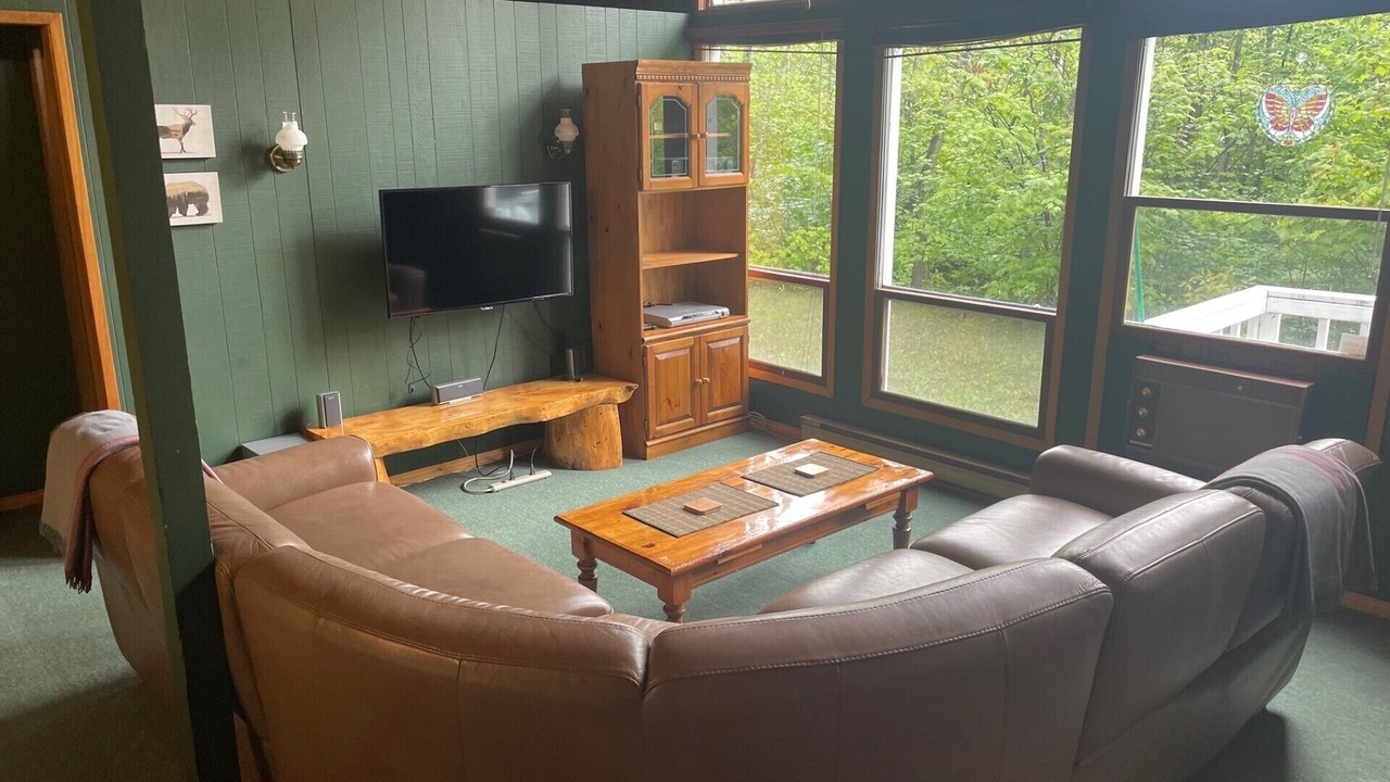 Photo of Livingroom in Hillside Beach