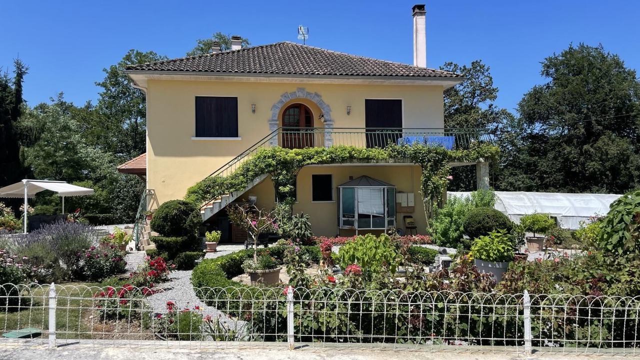 Photo of Outdoor in Sus