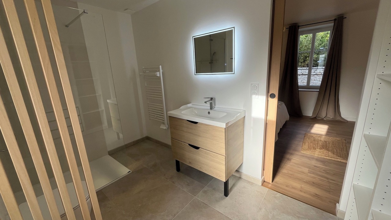 Photo of Bathroom in Courseulles-sur-Mer