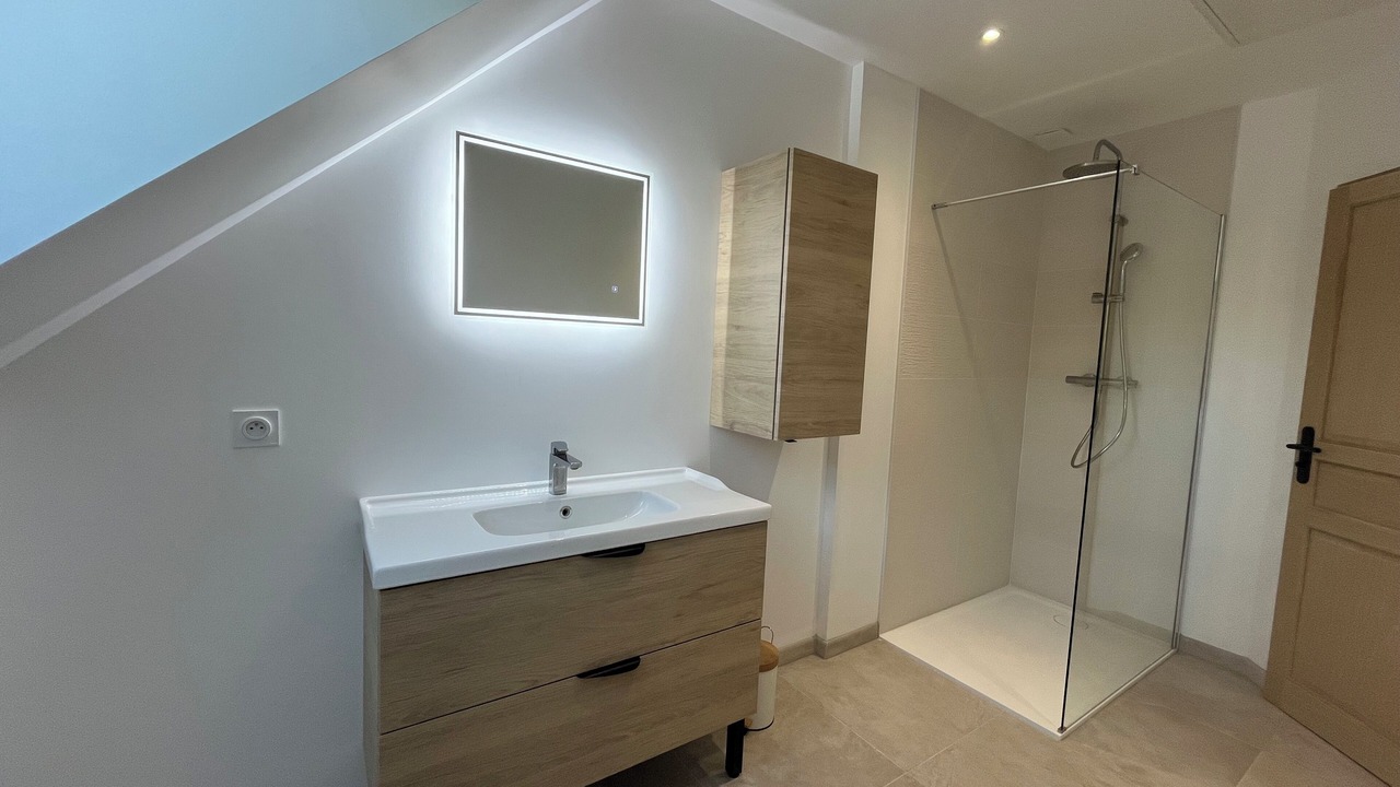 Photo of Bathroom in Courseulles-sur-Mer