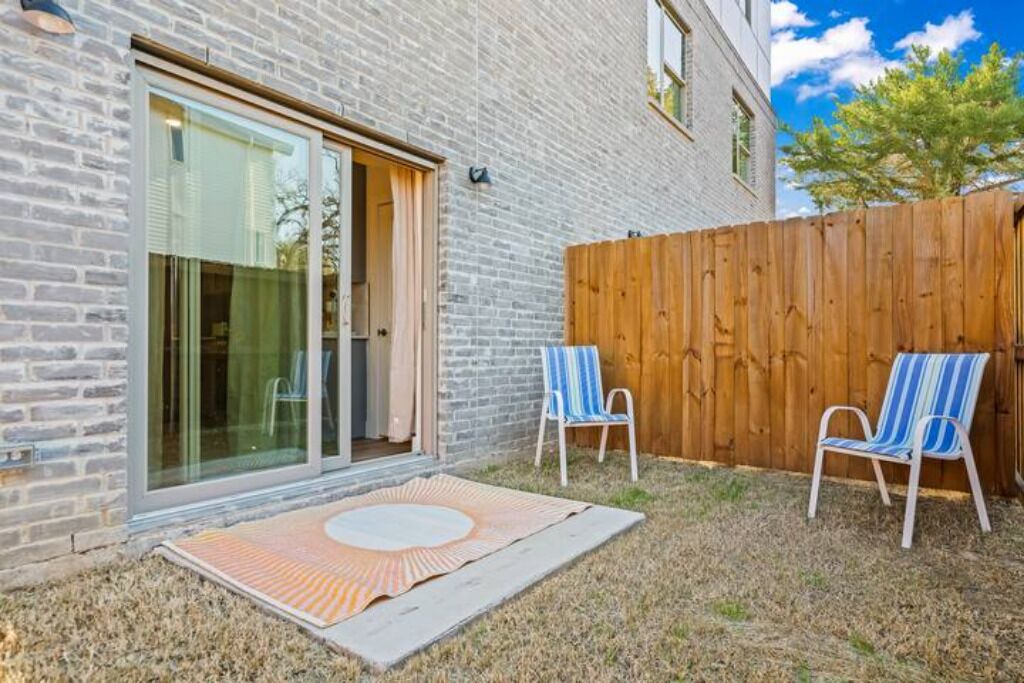Photo of Patio Balcony in Old East Dallas