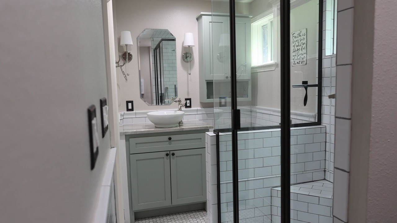 Photo of Bathroom in Willis