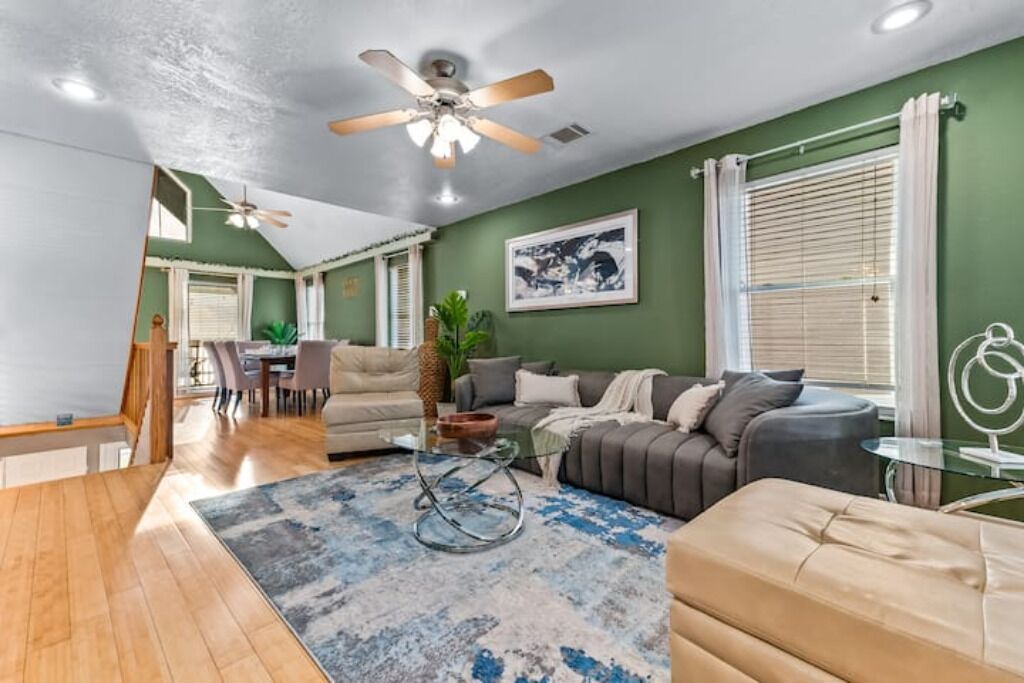 Photo of Livingroom in Gun Barrel City