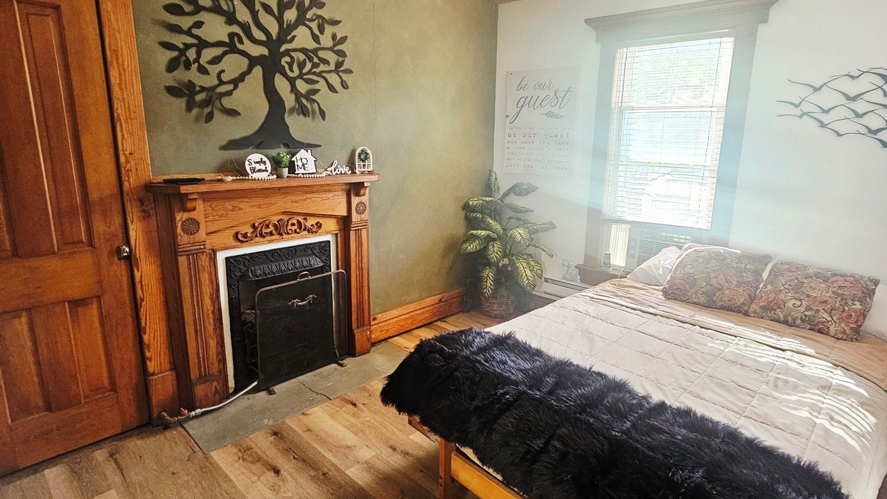 Photo of Bedroom in New Geneva