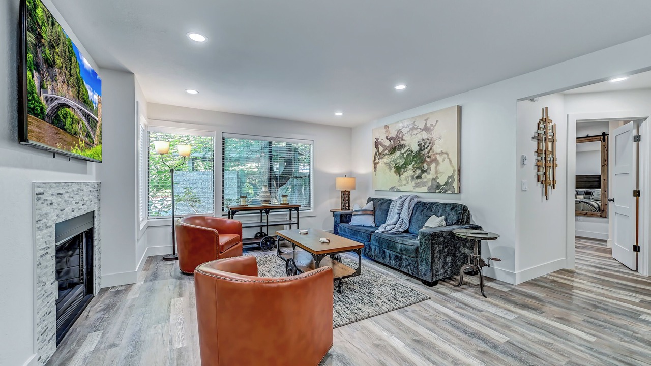 Photo of Livingroom in Northwest Bellevue