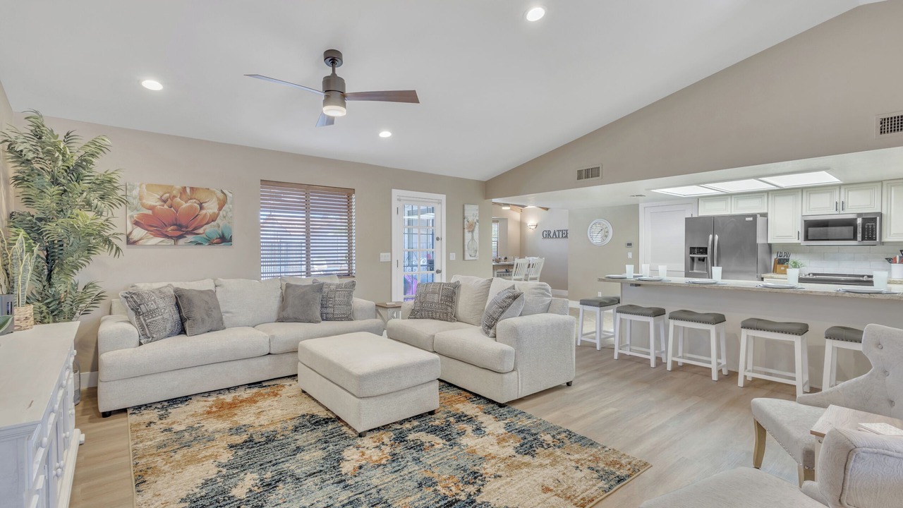 Photo of Livingroom in East Mesa