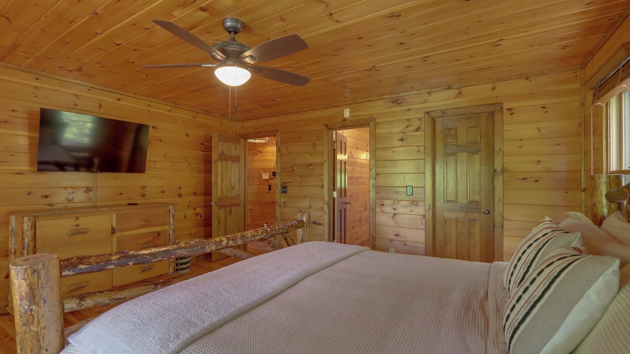 Photo of Bedroom in Mineral Bluff