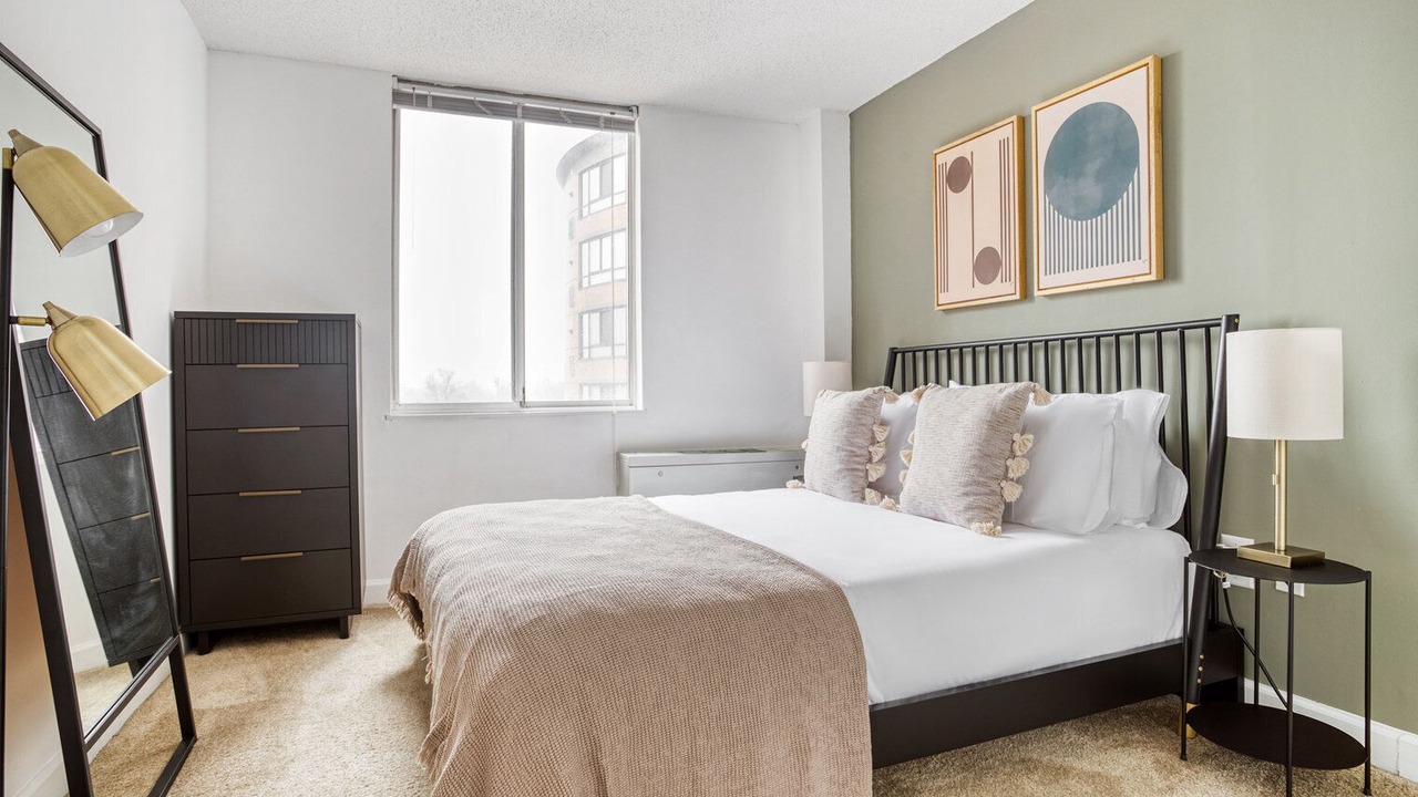 Photo of Bedroom in Pentagon City