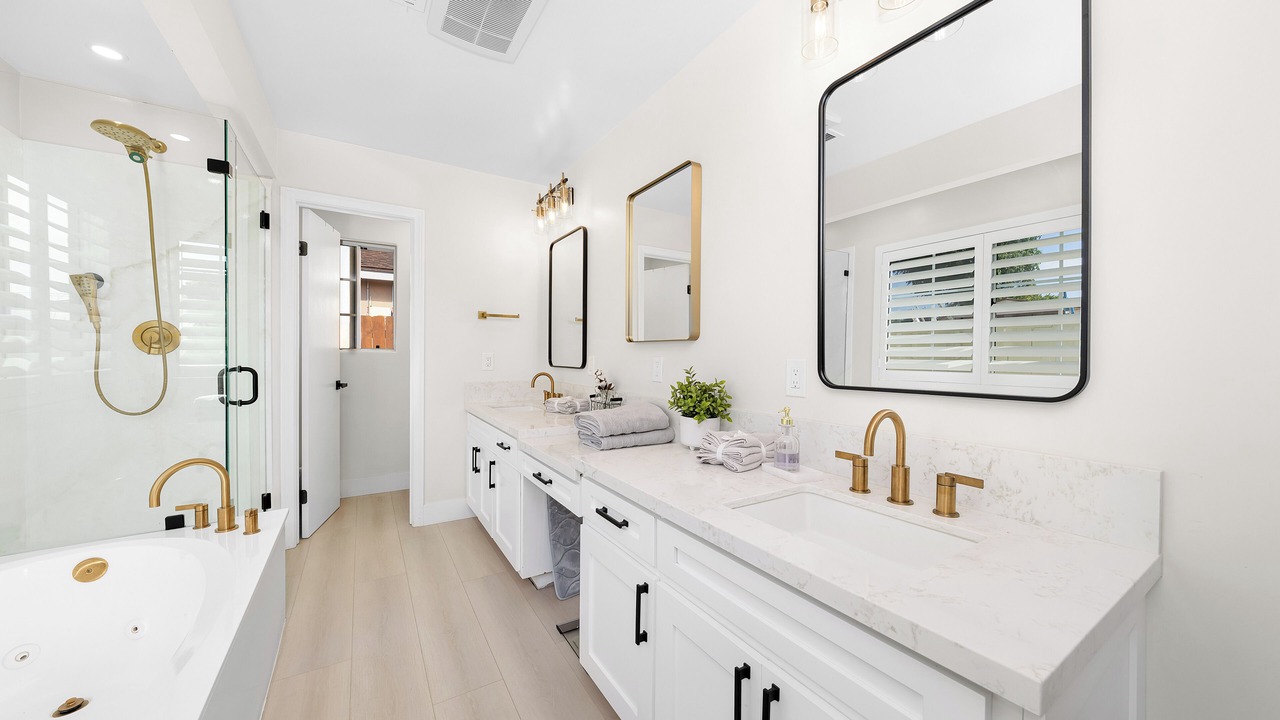 Photo of Bathroom in Lincoln Acres