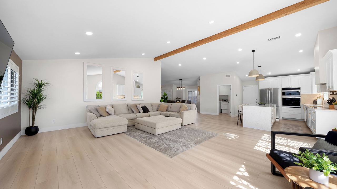 Photo of Livingroom in Lincoln Acres