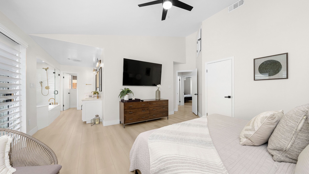 Photo of Bedroom in Lincoln Acres