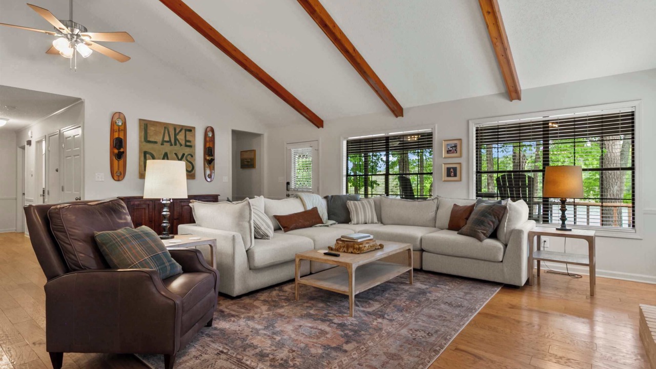 Photo of Livingroom in Northport