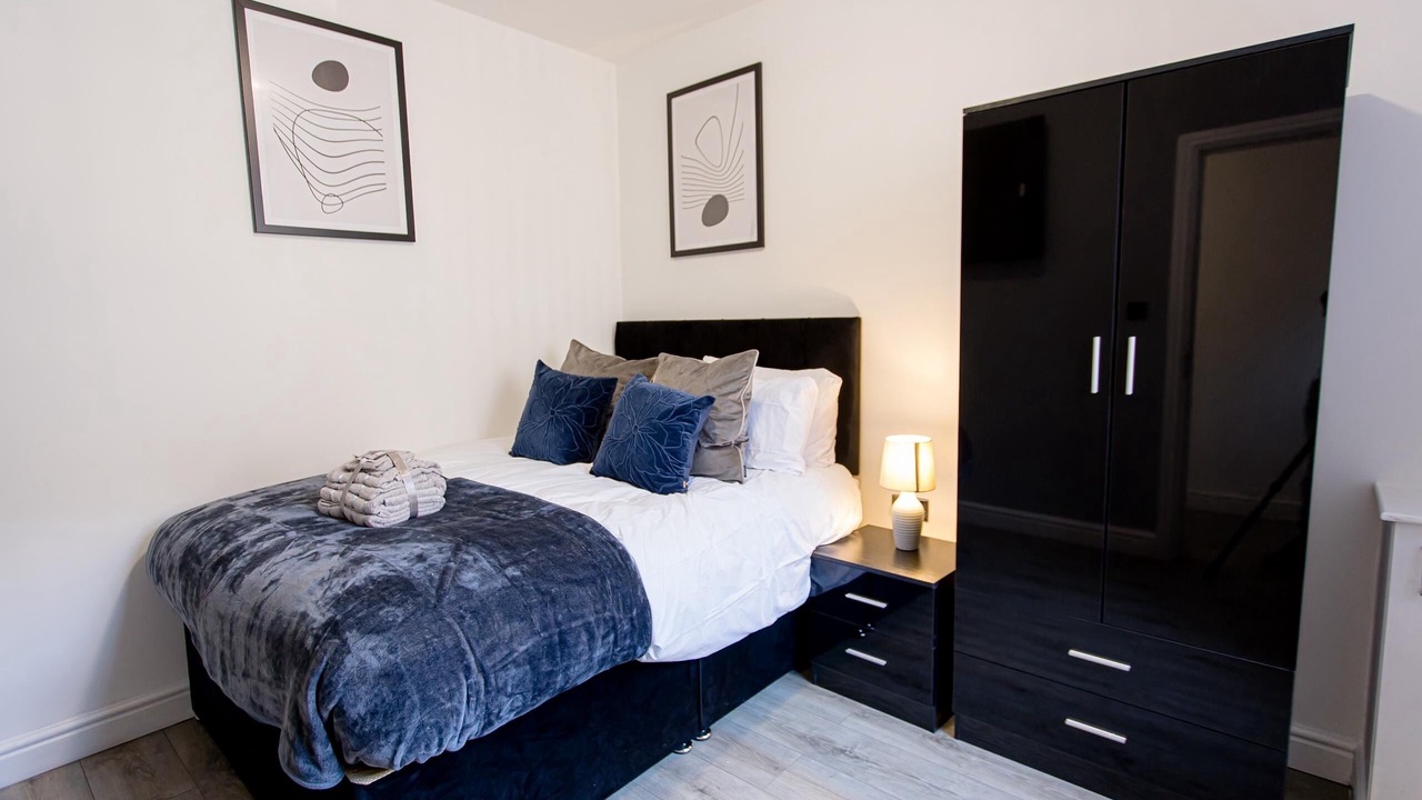 Photo of Bedroom in Stoke-on-Trent