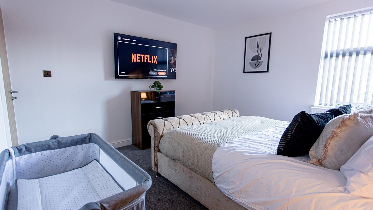 Photo of Bedroom in Stoke-on-Trent