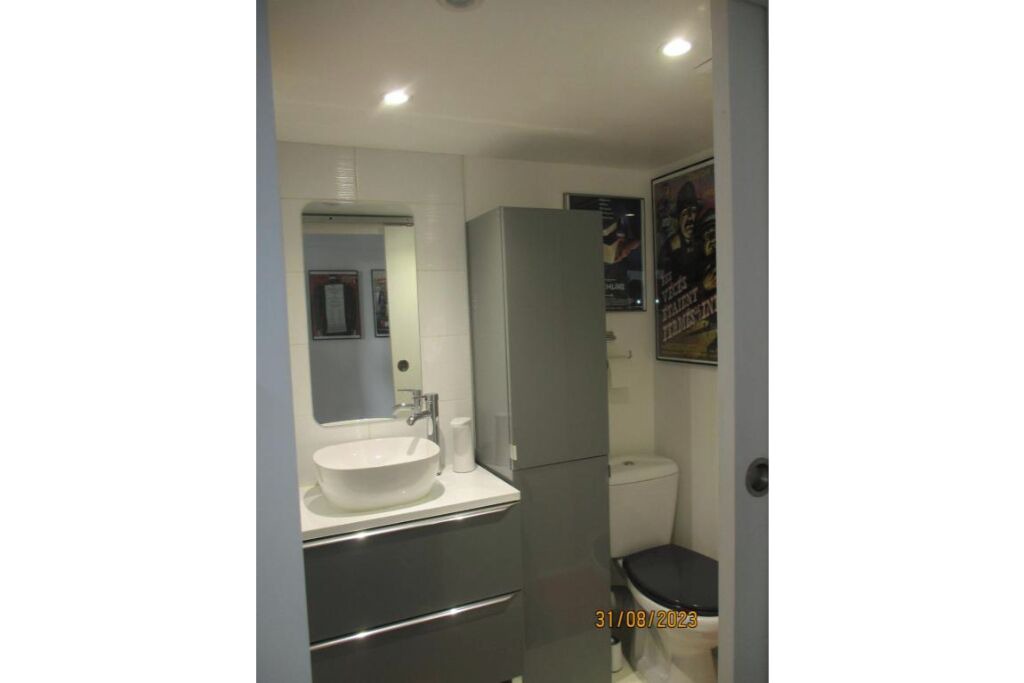 Photo of Bathroom in Charleville-Mezieres