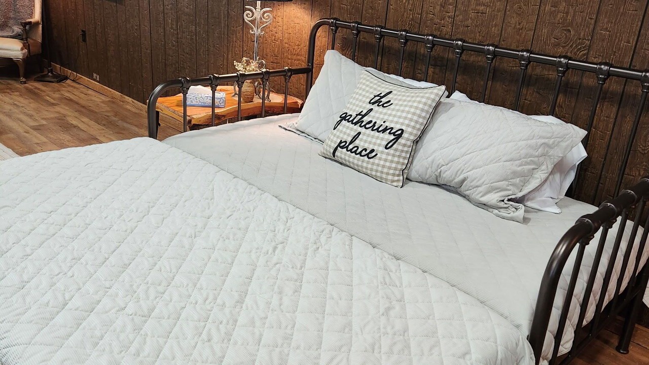 Photo of Bedroom in Marshalltown