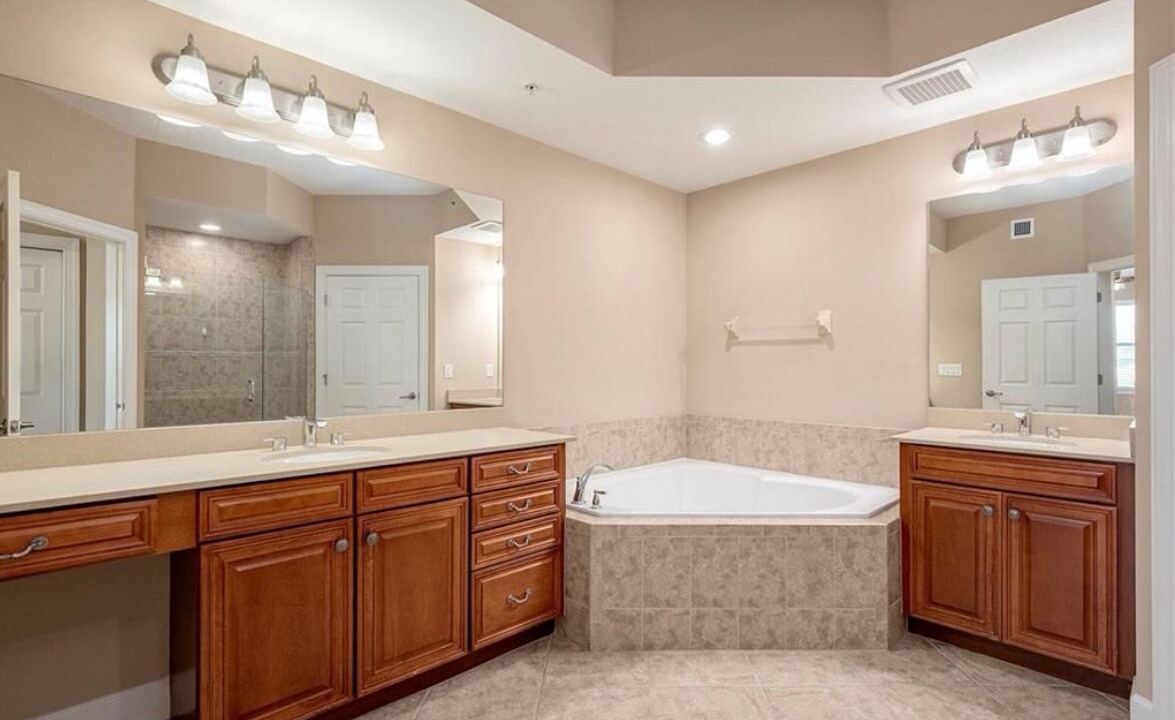 Photo of Bathroom in Naples