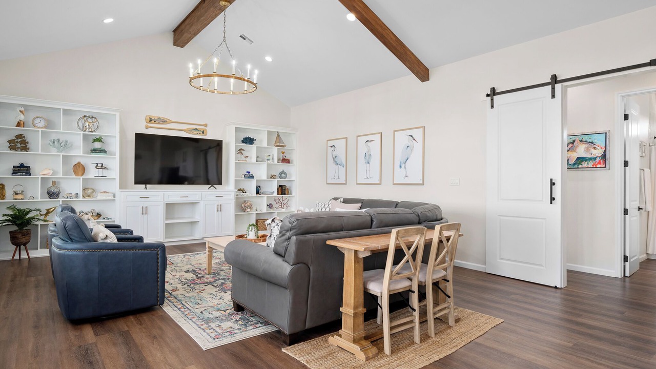 Photo of Livingroom in City-by-the Sea