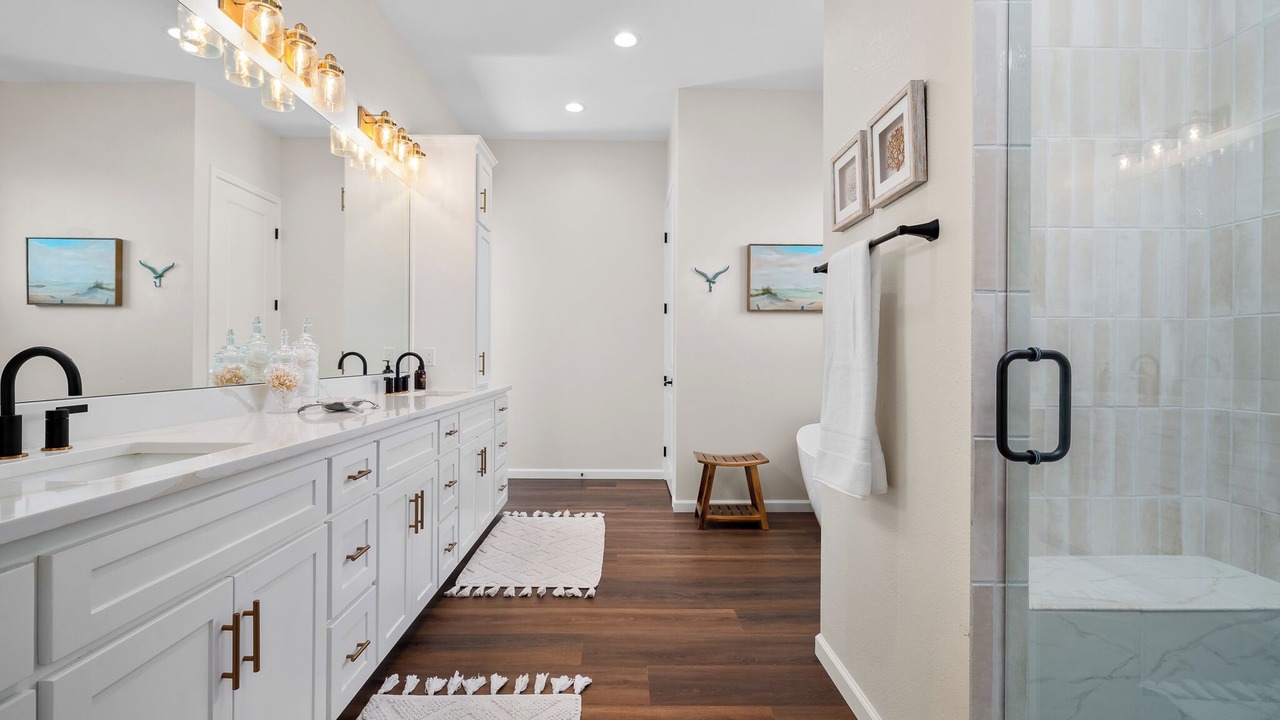 Photo of Bathroom in City-by-the Sea