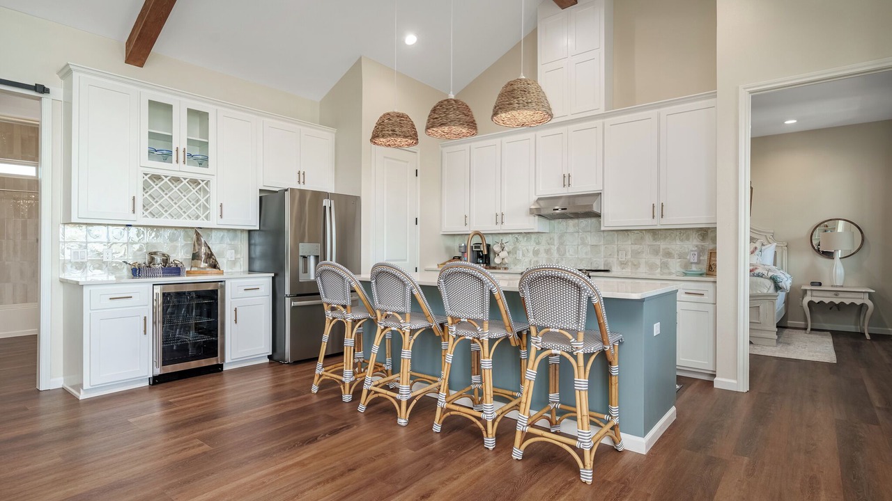 Photo of Kitchen in City-by-the Sea